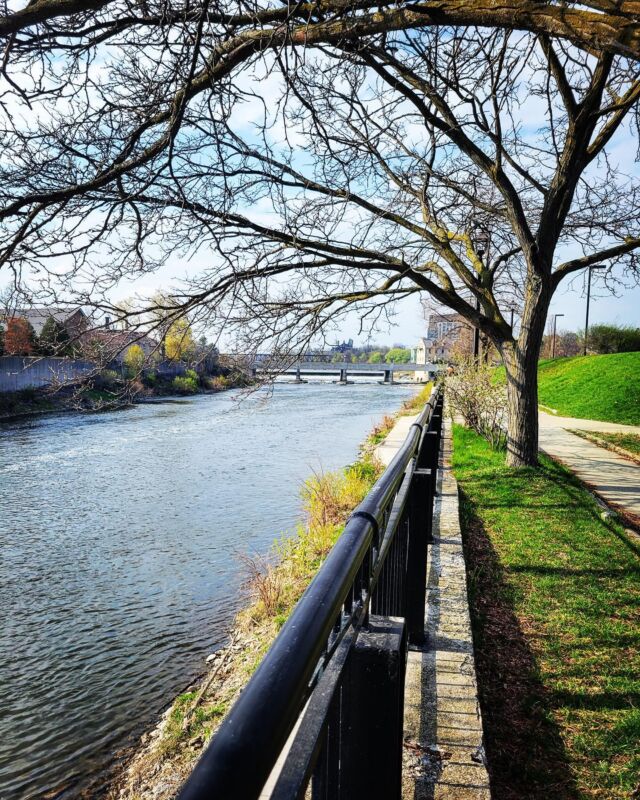 Looking for something to do in town? There’s lots of options in Cambridge! Some of our favourites are the Cambridge Butterfly Conservatory & Bingemans. Galt is a beautiful place to spend some time in local shops and view historic buildings.  @cambridgebutterflyconservatory 
@bingemans  #cambridgeontario #local #localattractions #cambridgehotelsite
