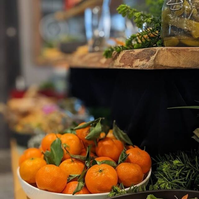 Join us for our Annual Mother’s Day Brunch at The Bruce Craft House and Cambridge Hotel! 🍊✨💫 Sunday, May 12th, from 11am-3pm.  Indulge in delights like our Bruce Carvery Station, Charcuterie Grazing Table, Chef-Attended Omelette Bar, Stone-Fried Pizza Bar, Seafood & Raw Bar, Demitasse Dessert Bar, and more!! Plus each reservation includes a Mimosa or Caesar! 🥂  🎵 Live Music by @exclusivevibezmusic 
🔗 Book your table now on OpenTable! Link in bio.  #mothersday #brunch #brunching #mothersdaybrunch #mom #cambridge #cambridgeevents
