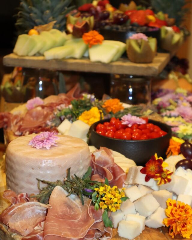 Big thanks to everyone who joined us for our Mother’s Day Brunch at The Bruce Craft House! 🌷🤍✨💫  We hope you had a wonderful time celebrating! Here’s a little recap of the setup.  #mothersday #mothersdaybrunch #brunch #recap #foodinstagram #cambridgeevents #brucecrafthouse #cambridgehotel
