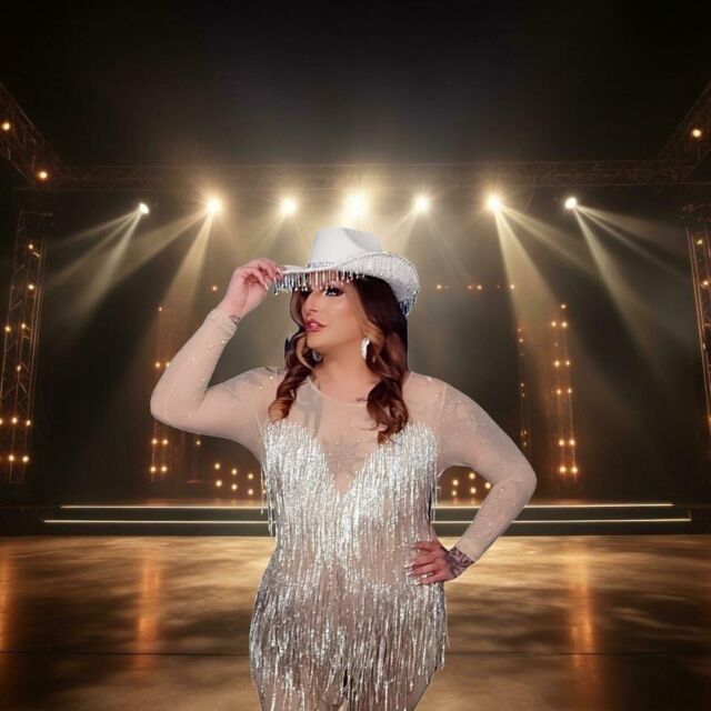 Get ready for a spooktacular time at our Haunted Halloween Drag Brunch on Sunday October 20th! Join us for a performance hosted by the fabulous Crystal Quartz! ✨💫 Dress to impress in your best costume for a chance to win amazing prizes!  Mimosas and brunch available for purchase -grab your tickets before they sell out! 🍾  #dragbrunch #mimosas #sundaybrunch #drag #dragqueen #dragshow #halloweenevent #costumecontest