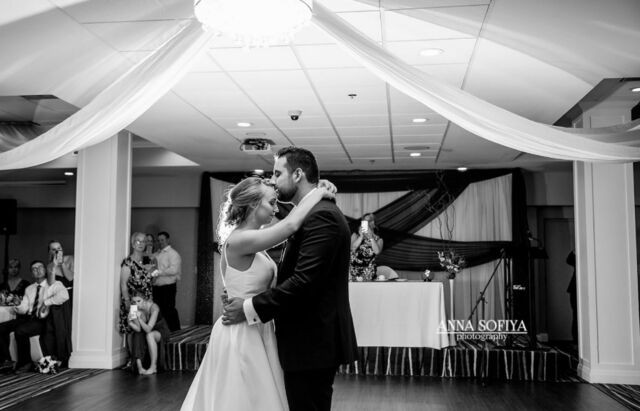 Come visit our booth at The KW Wedding Ring Show in Guelph tomorrow! 💍💫  Location: Frank Hasenfratz Centre
Date & Time: February 8th from 11am-3pm  As a wedding venue and hotel offering guest accommodations, we’re here to help you plan your perfect day! ❤️  #weddingshow #theweddingring #weddingvenue #venue #weddingplanning #weddingseason #weddings #weddinginspo #cambridgehotel #hotel #wedding2025 #wedding2026
